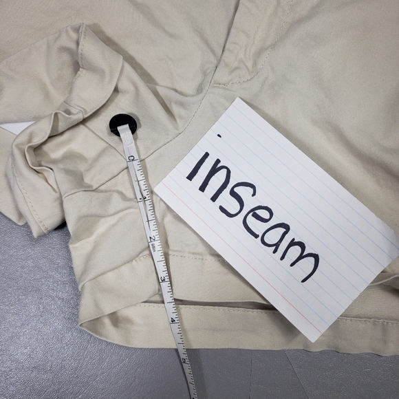 3/$15 Gap factory womens cream colored shorts 2 - Picture 9 of 10